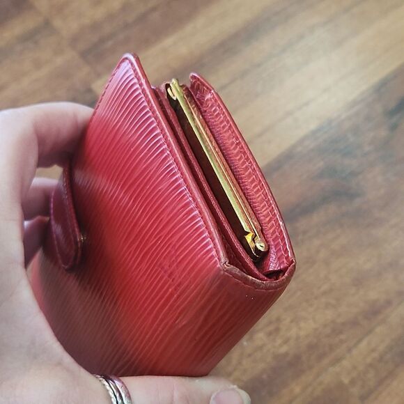 EUC Authentic LV Red Epi Bifold Wallet - Picture 4 of 15